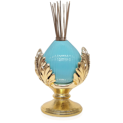Profumatore ambiente turchese con base oro Bagutta, vaso decorativo con bastoncini in stile elegante.